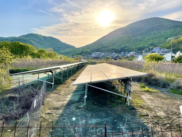田舎で見かける太陽光パネル