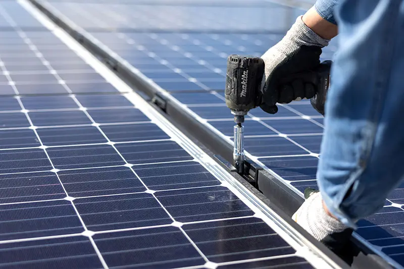 太陽光パネルの設置工事