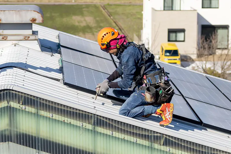 太陽光パネルの設置工事